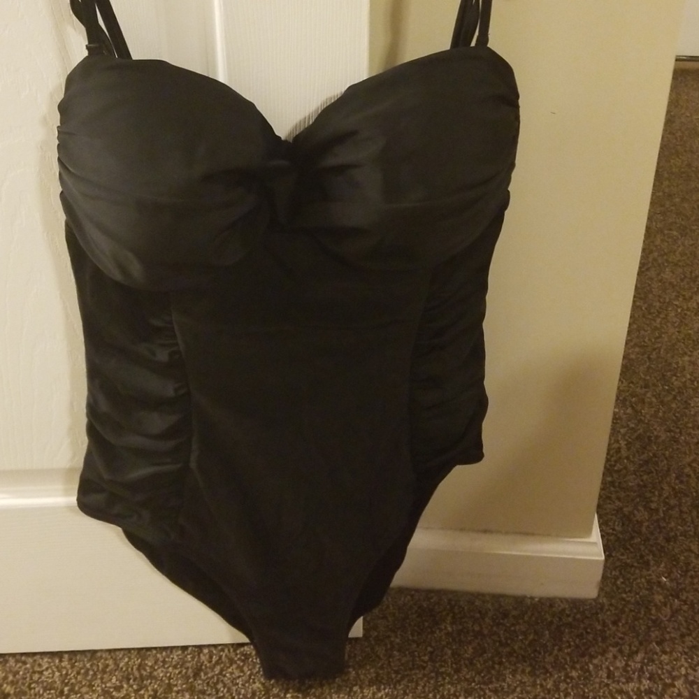Old navy one piece swimsuit